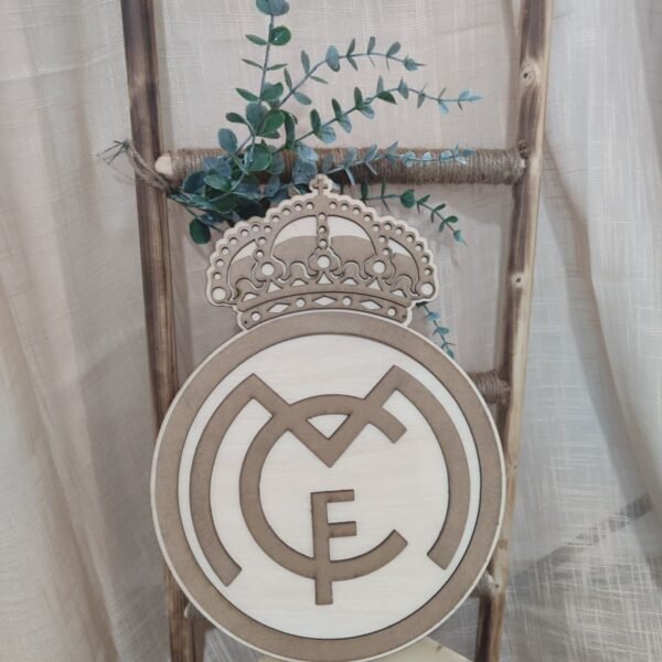 Escudo personalizado para pared - Imagen 2