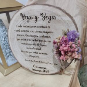 Rodaja de madera con dedicatoria