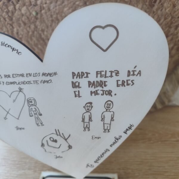 Corazón con dibujos grabados - Imagen 2