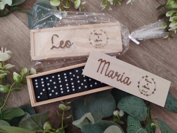 Dominó con Caja de Madera